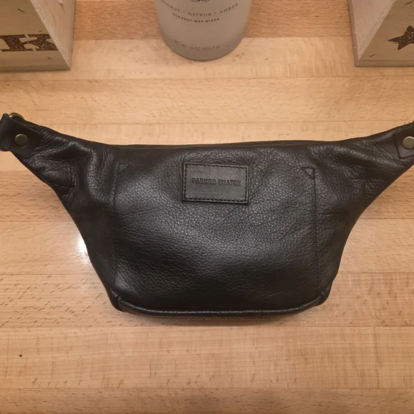 Parker Thatch Cross Your Heart Small Sidekick Sling Bag Black Leather/Suede - Picture 2 of 15